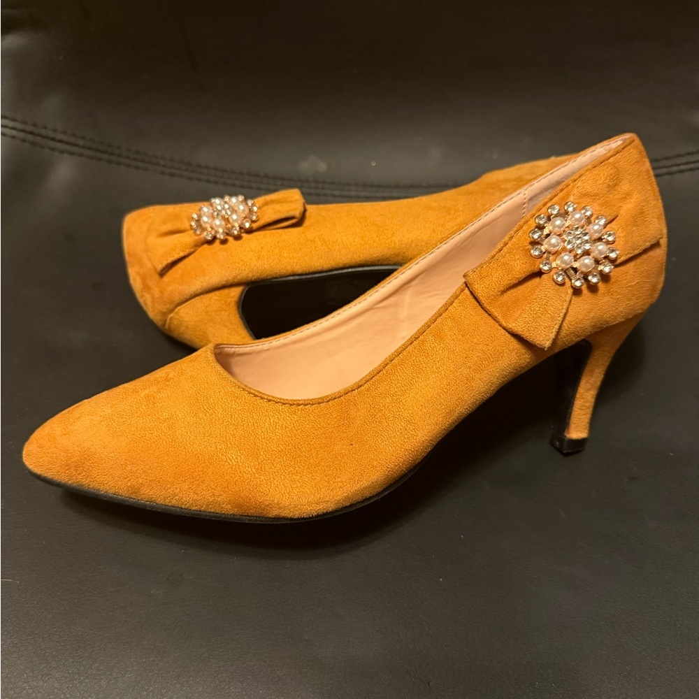 Angel Steps Yellow Bow Pumps - Picture 7 of 10